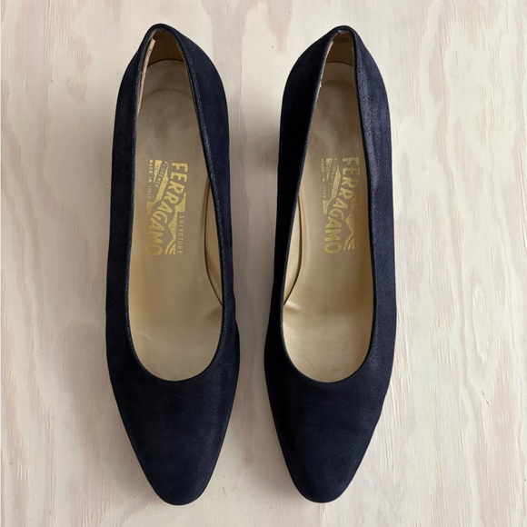 Salvatore Ferragamo Blue Suede Gancini Pumps - Size 9.5 - Picture 1 of 3